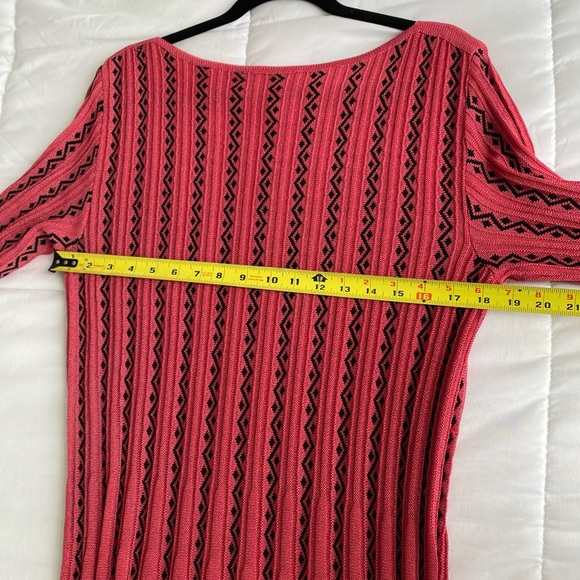 Vintage Pink Midi Dress – A Symphony of Grace - Picture 7 of 11